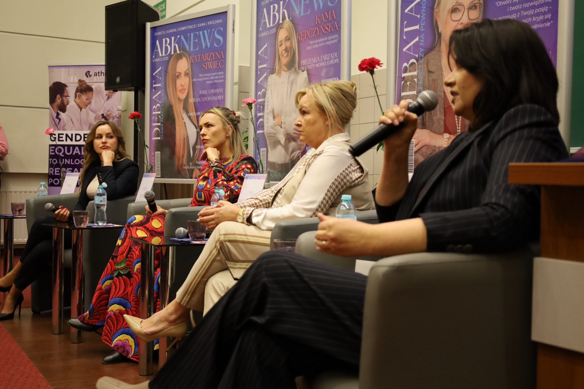 Uczestniczki panelu dyskusyjnego.