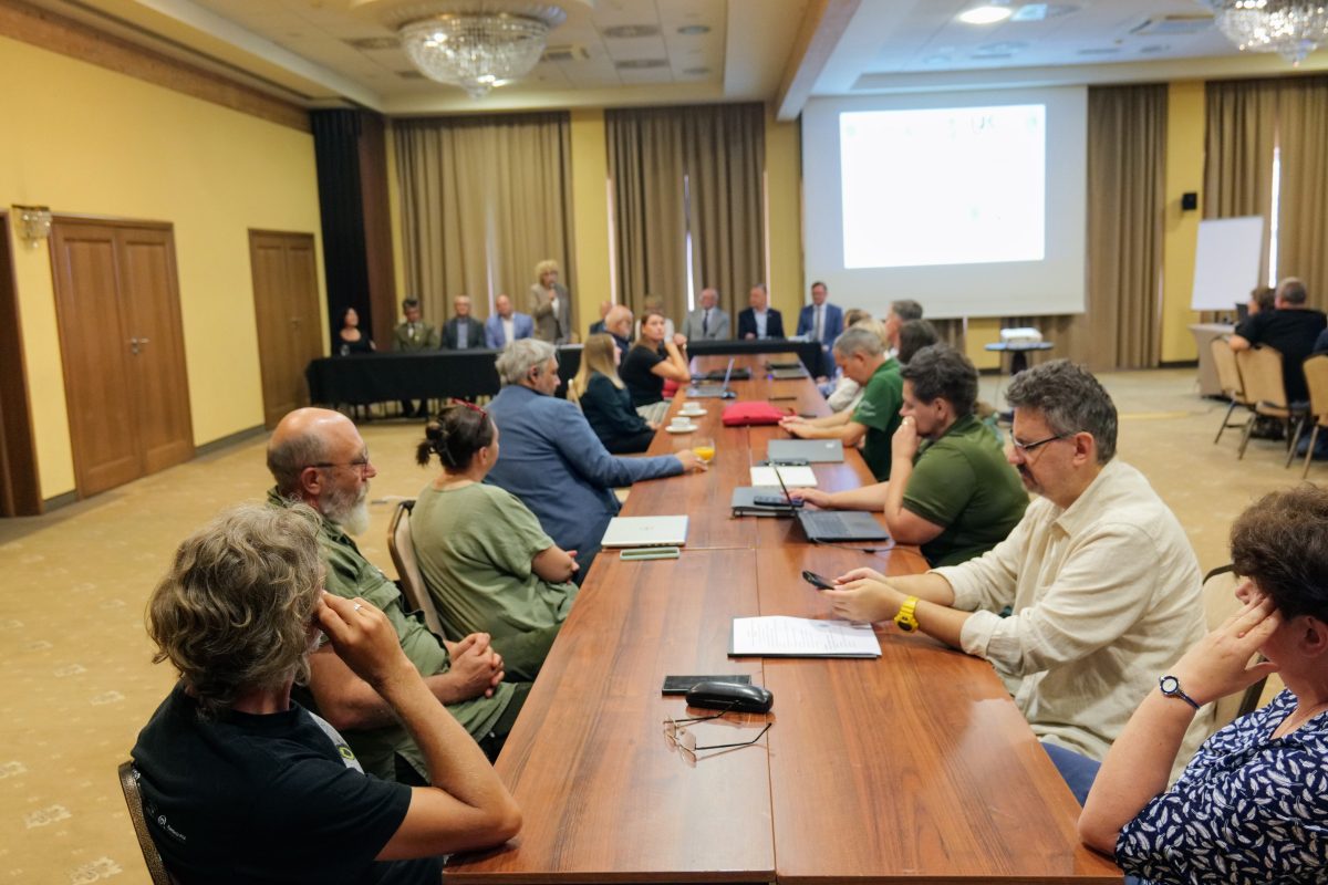 Uczestnicy spotkania w sali Grand Hotelu w Kielcach.