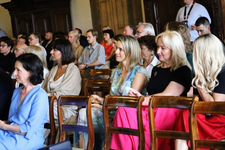 Grupa osób na konferencji - Zjazd Polskiego Towarzystwa Anatomicznego.