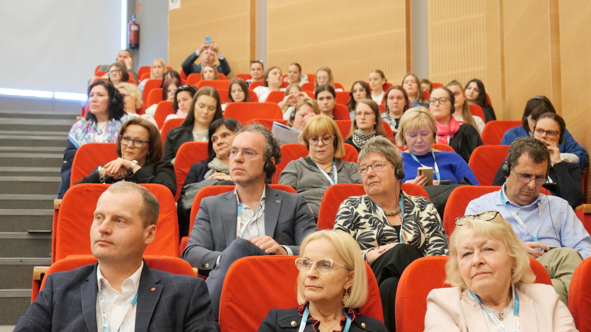 Uczestnicy konferencji podczas uroczystego otwarcia.