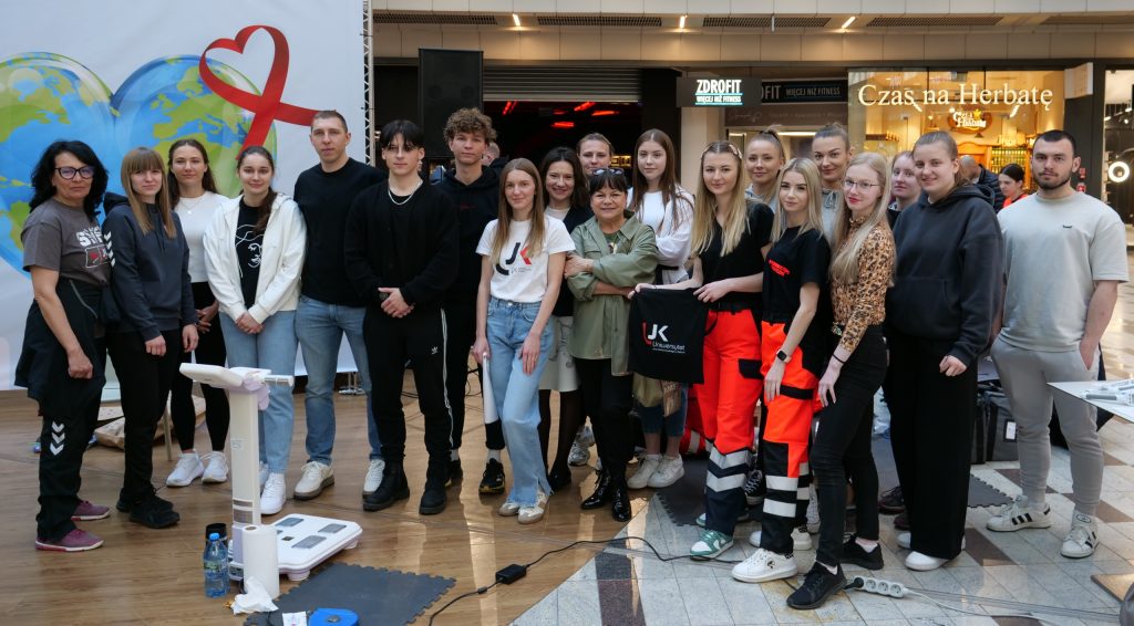 Studenci w Galerii Korona