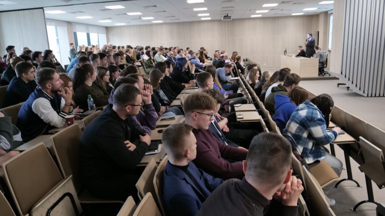 Spotkanie i wykład prof. Andrzeja Szeptyckiego na Wydziale Prawa i Nauk Społecznych UJK.