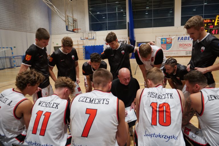 Drużyna koszykarzy AZS UJK Kielce