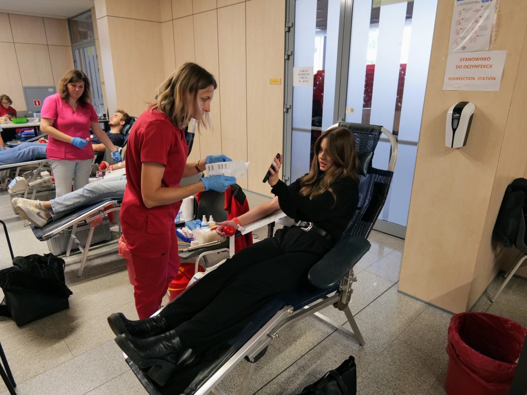 Studenci oddali krew