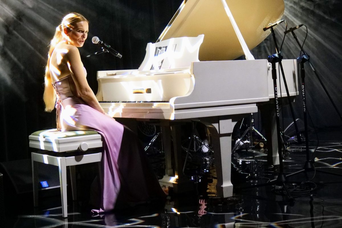 Dr Katarzyna Lisowska podczas koncertu.