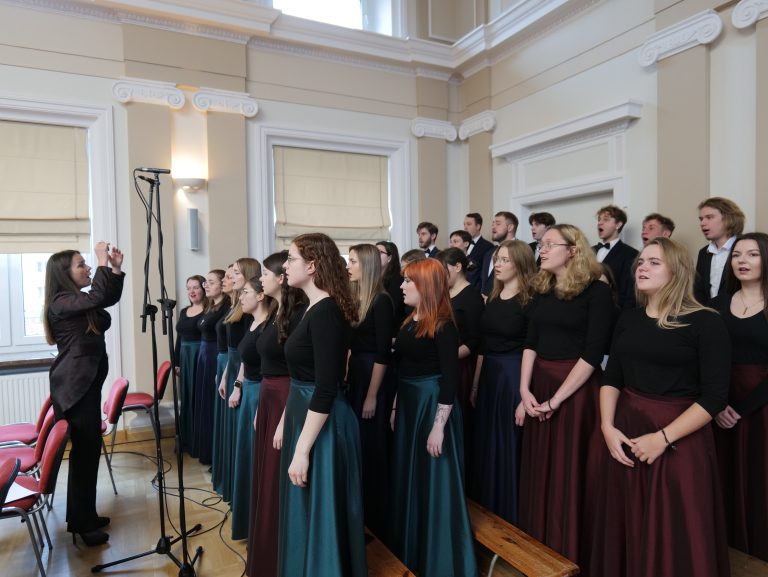 Marek Żebrowski z tytułem Doktora Honoris Causa UJK