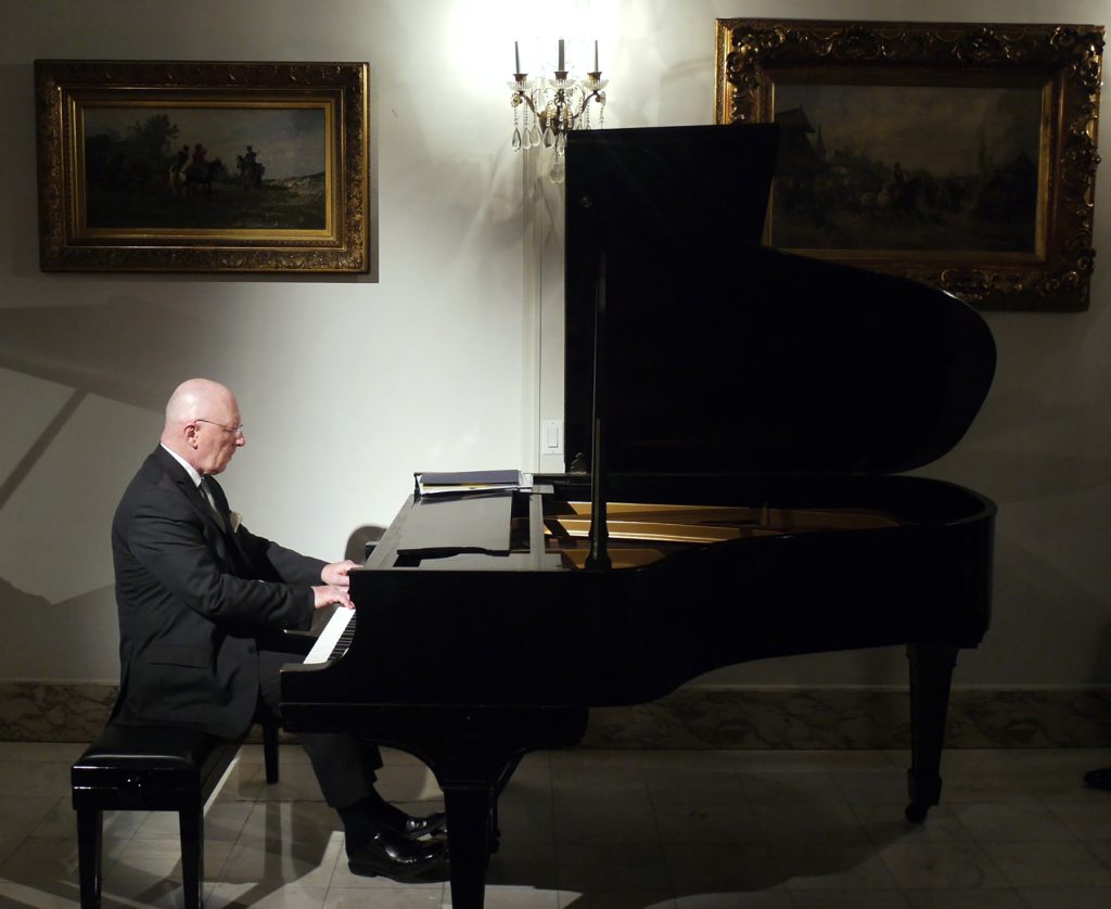 Marek Żebrowski 23. Doktorem Honorowym Uniwersytetu Jana Kochanowskiego