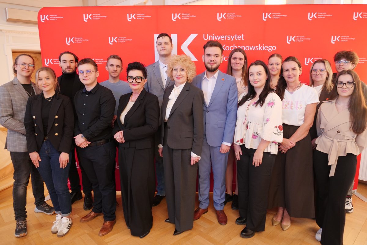 Uczestnicy spotkania w Rektoracie UJK.