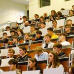 Licealiści podczas Święta Liczby Pi na WNŚiP UJK