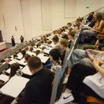 Licealiści podczas Święta Liczby Pi na WNŚiP UJK