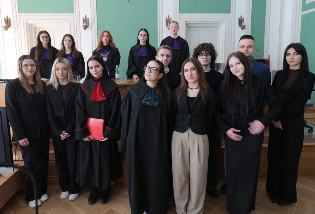 Symulacja rozprawy sądowej