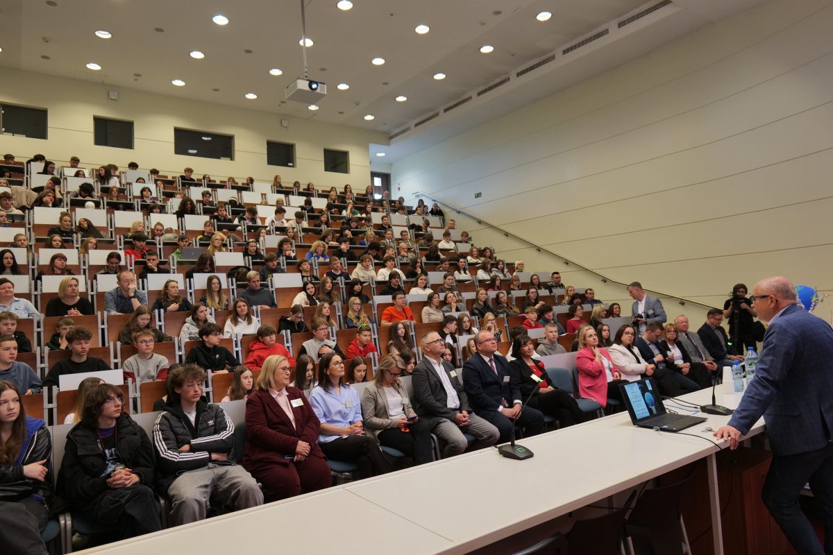 Dzień Geografa na UJK w auli Wydziału Nauk Ścisłych i Przyrodniczych.