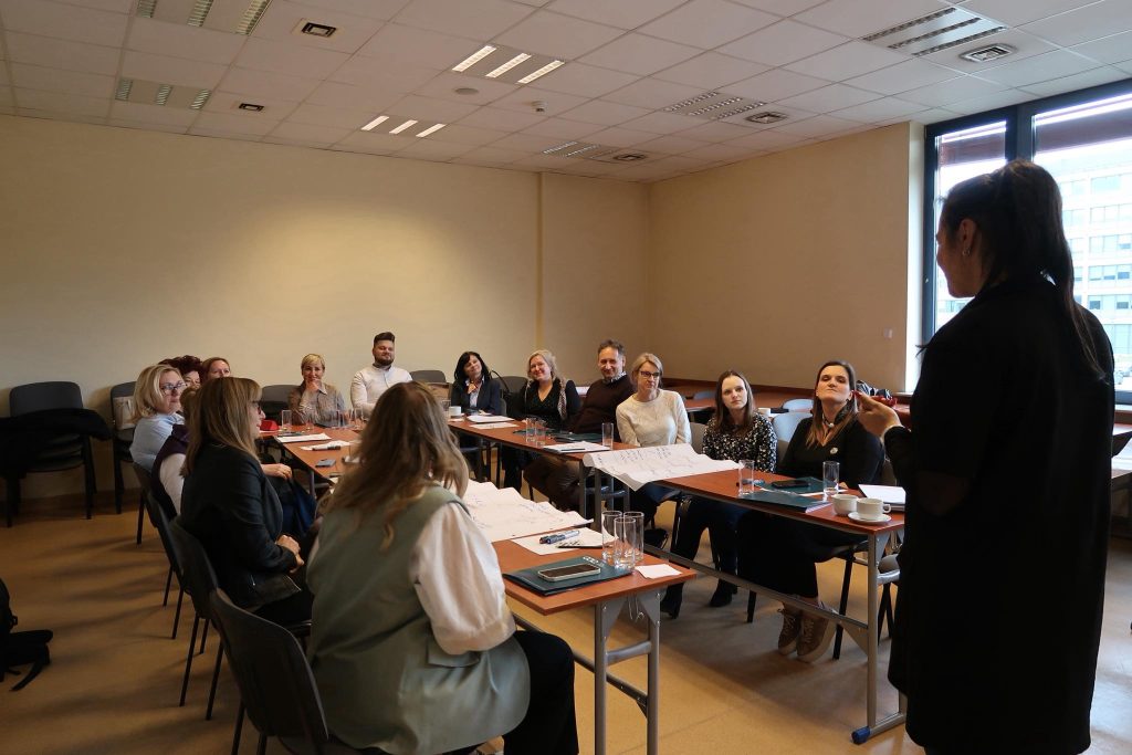 UJK bardziej otwarty na świat. Pracownicy zakończyli cykl szkoleń