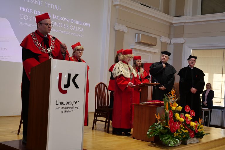 Prof. Jacek Dubiel – doktor honorowy UJK