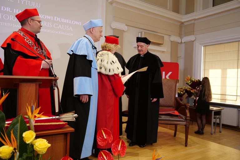Prof. Jacek Dubiel – doktor honorowy UJK