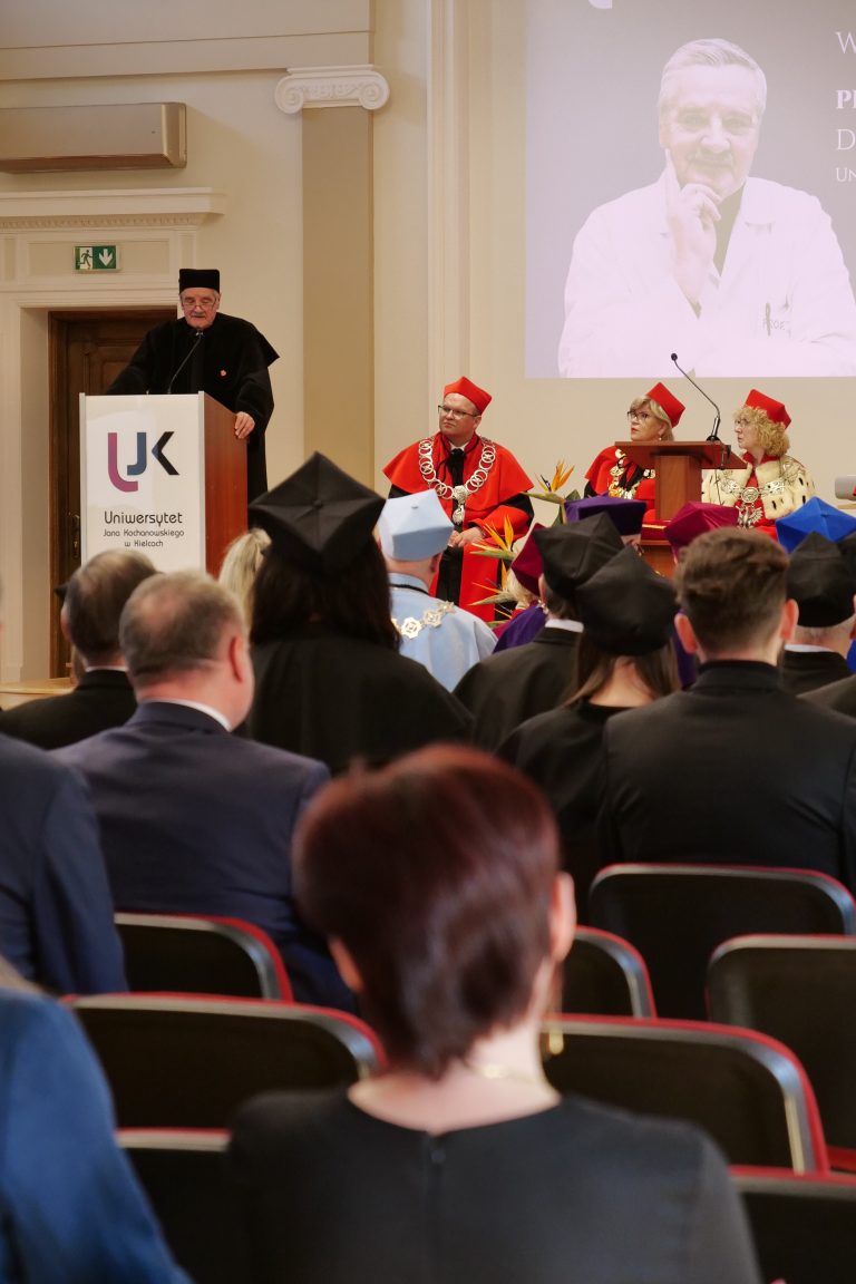 Prof. Jacek Dubiel – doktor honorowy UJK