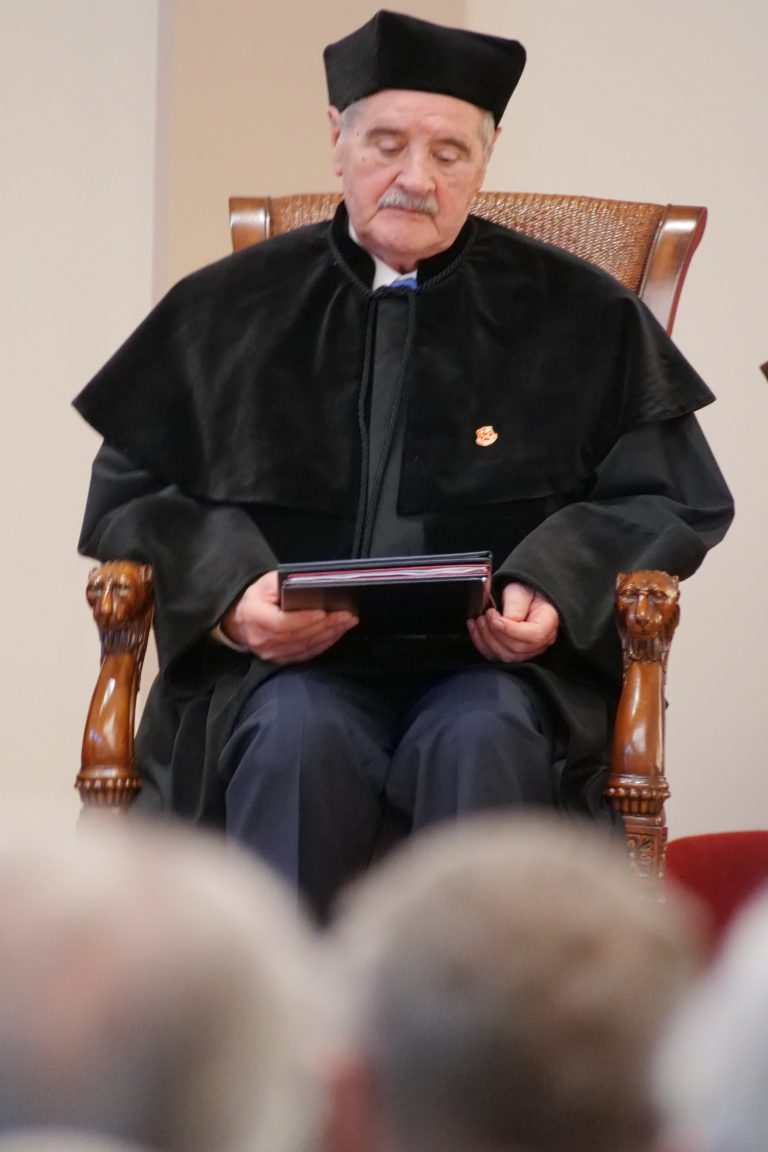 Prof. Jacek Dubiel – doktor honorowy UJK