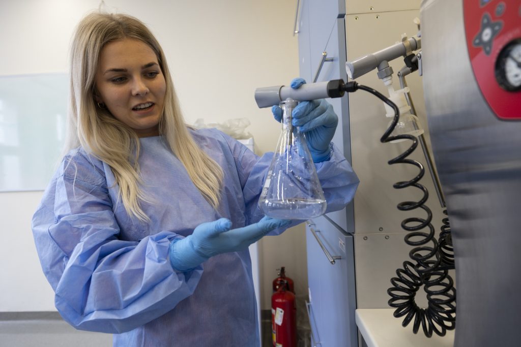 Rozwiń kompetencje w sektorze biomedycznym. III edycja bezpłatnych studiów podyplomowych