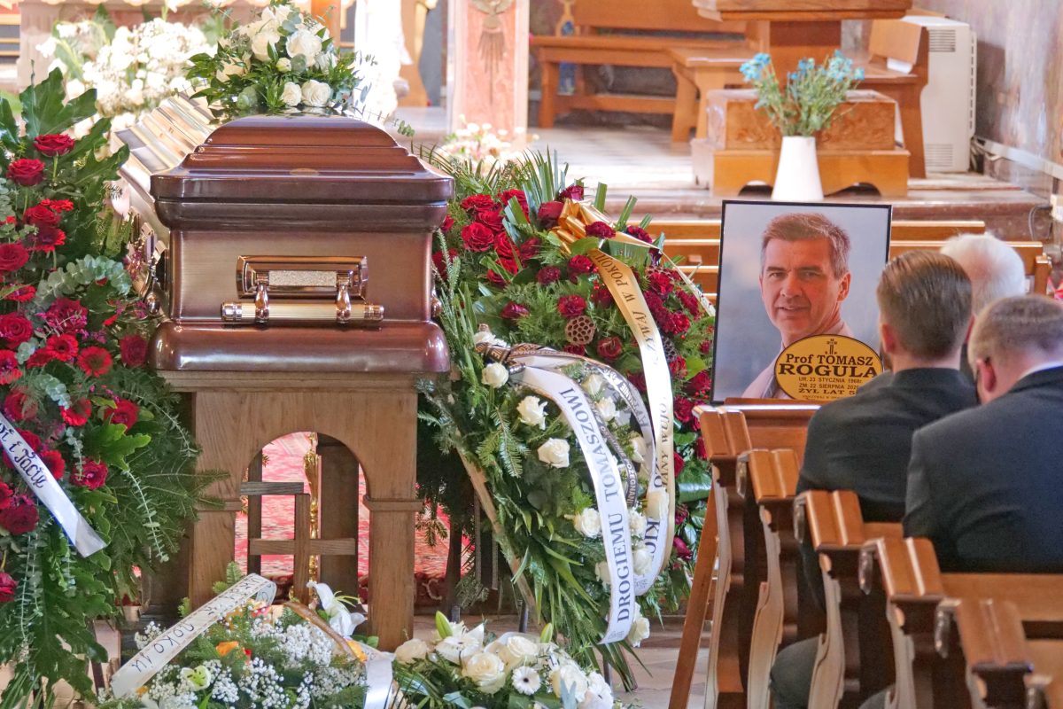 Zdjęcie do artykułu: Ostatnia droga prof. Tomasza Roguli