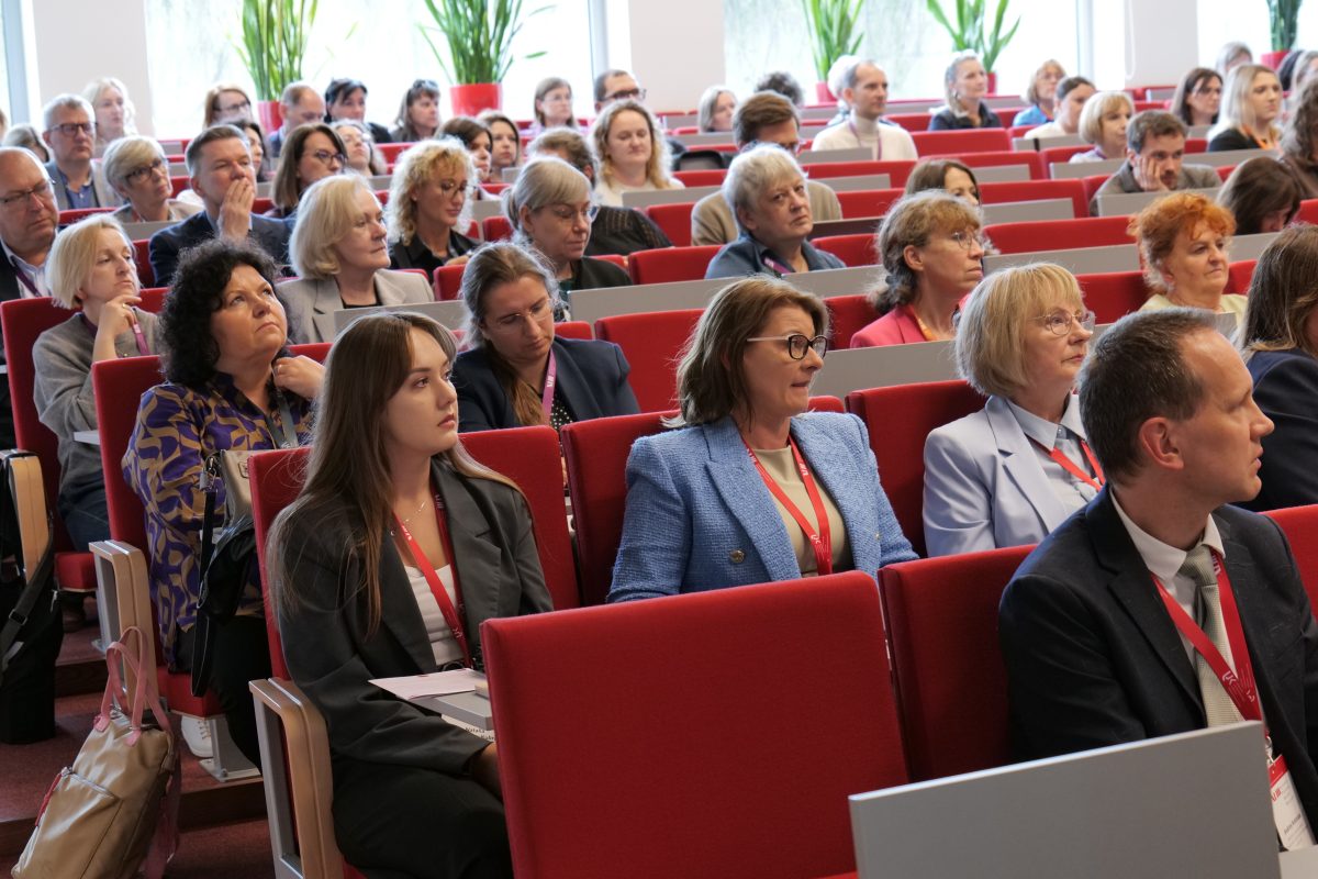 Zdjęcie do artykułu: Bibliotekarze medyczni w Bibliotece Uniwersyteckiej