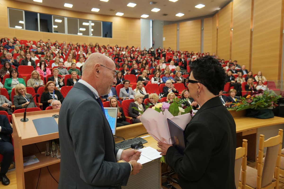 Zdjęcie do artykułu: W trudnym świecie przemian